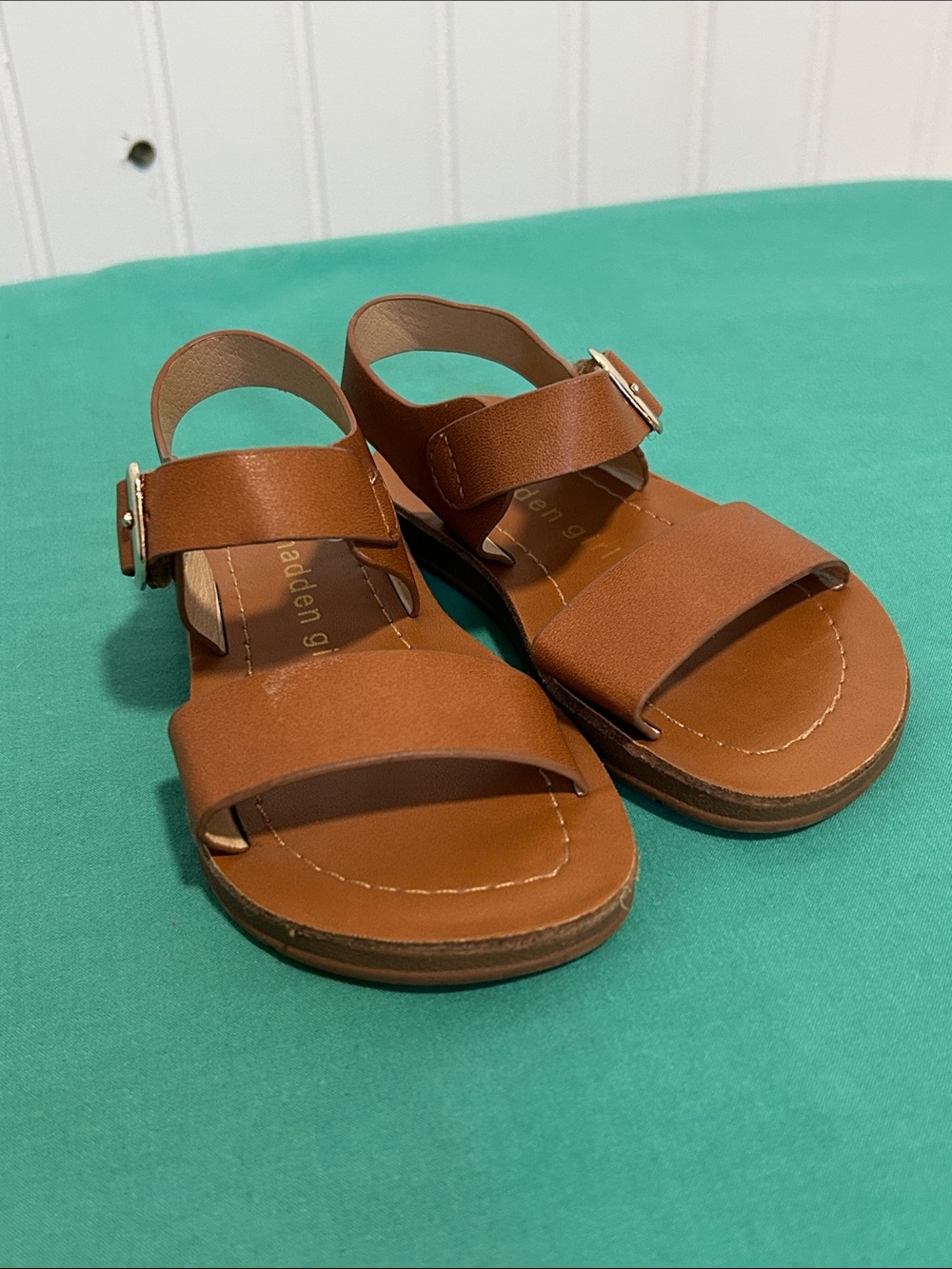 Madden Girl Toddler Tan Strappy Faux Buckle Sandals Sz: 6